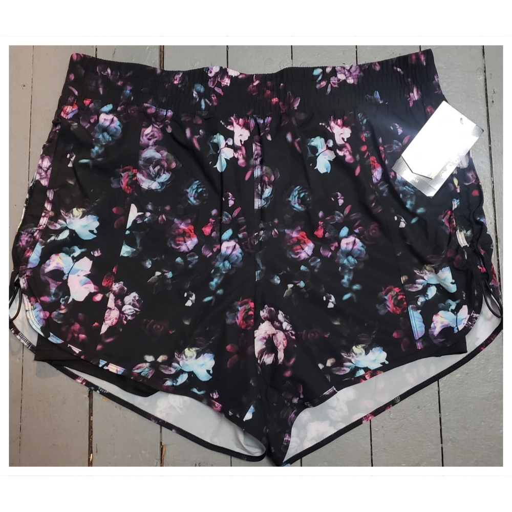 Avia Short